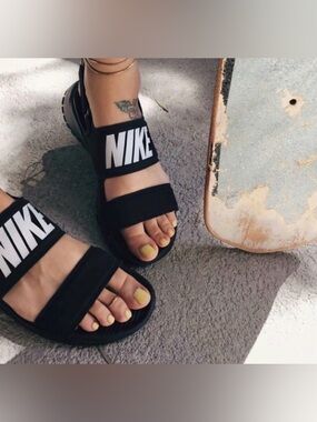 Nike Tanjun Black Sandals